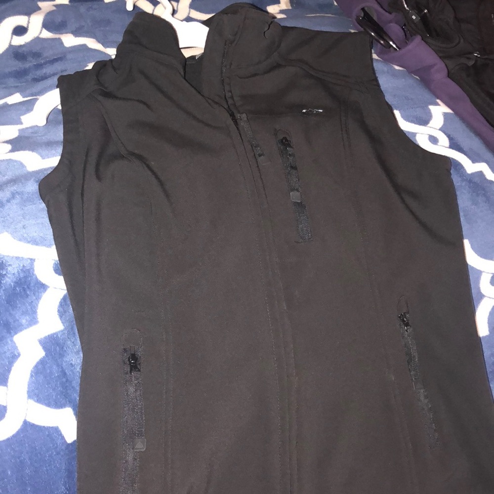 New snozu vest size m